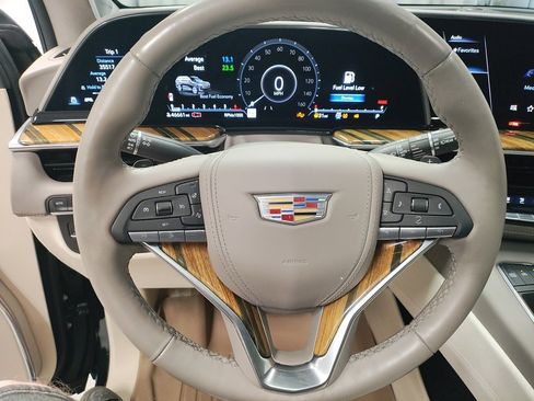 Used 2022 Cadillac Escalade Premium Luxury Platinum image 31