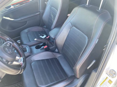 Used 2016 Volkswagen Jetta GLI SE FWD image 12