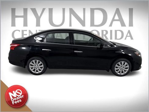 Used 2017 Nissan Sentra S image 2