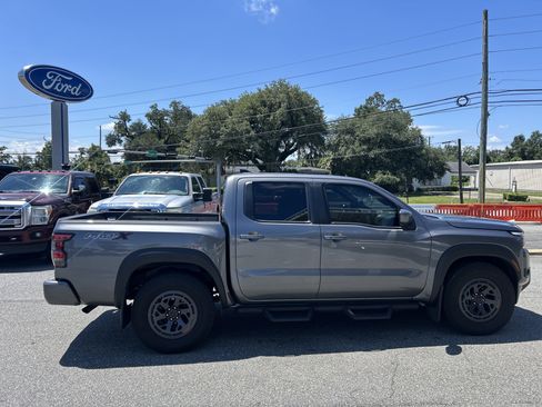 Used 2025 Nissan Frontier Pro-X RWD image 8