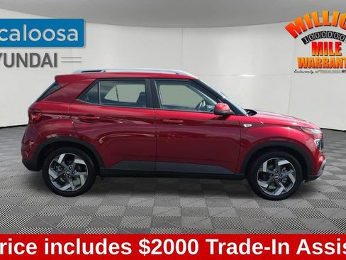 Used 2025 Hyundai Venue SEL FWD image 9