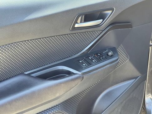 Used 2018 Toyota C-HR XLE FWD image 10