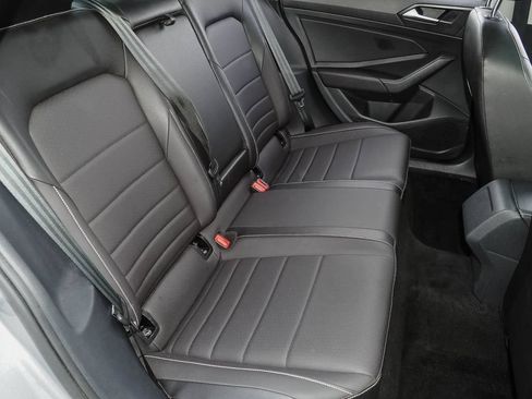 Used 2023 Volkswagen Jetta SE FWD image 21