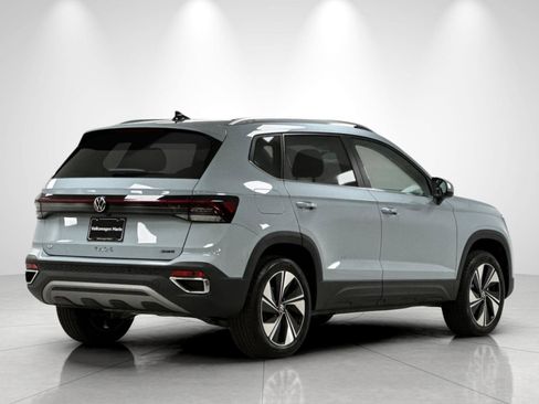 New 2026 Volkswagen Taos SE AWD/4WD image 5