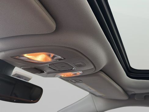 Used 2022 Jeep Compass Limited w/ Elite Group image 18