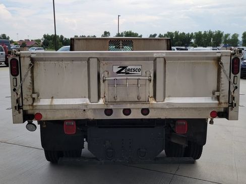 Used 2017 Ford F550 2WD Regular Cab Super Duty image 4