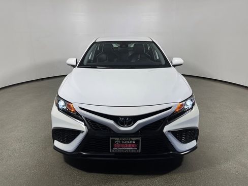 Certified 2022 Toyota Camry SE image 8