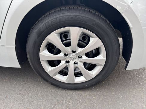 Used 2025 Toyota Corolla LE FWD image 28