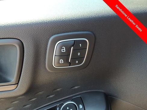 Used 2020 Ford Escape Titanium AWD/4WD image 17