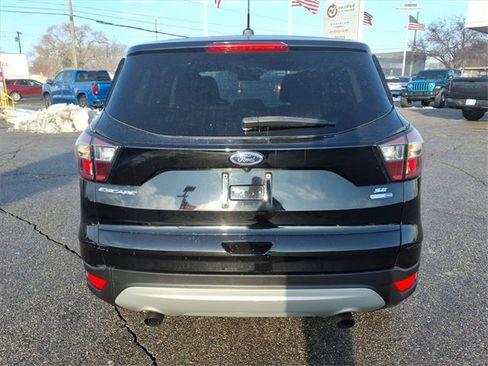 Used 2017 Ford Escape SE image 6