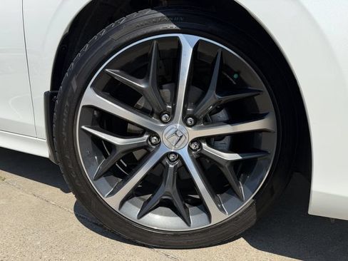 Used 2024 Honda Civic Touring image 9