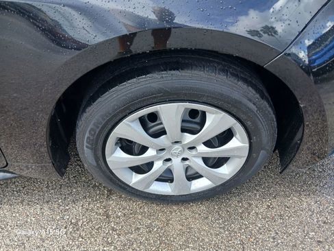 Used 2021 Toyota Corolla LE FWD image 19