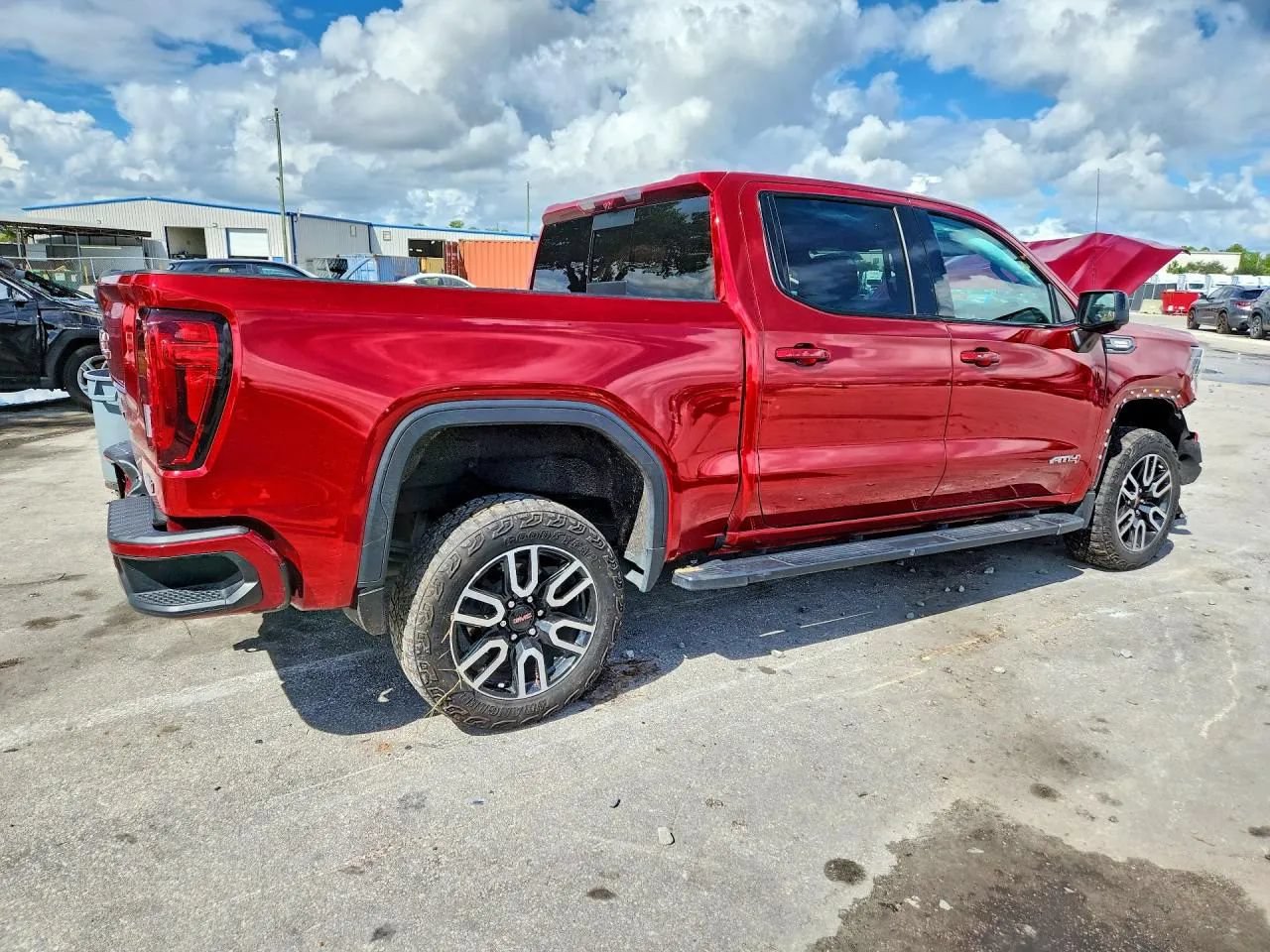 Used 2024 GMC Sierra 1500 AT4 w/ Technology Package AWD/4WD image 4