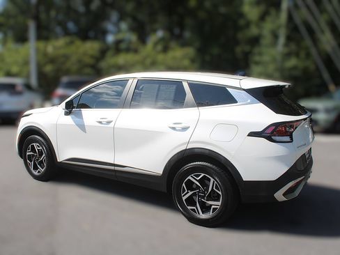Used 2023 Kia Sportage LX AWD/4WD image 6