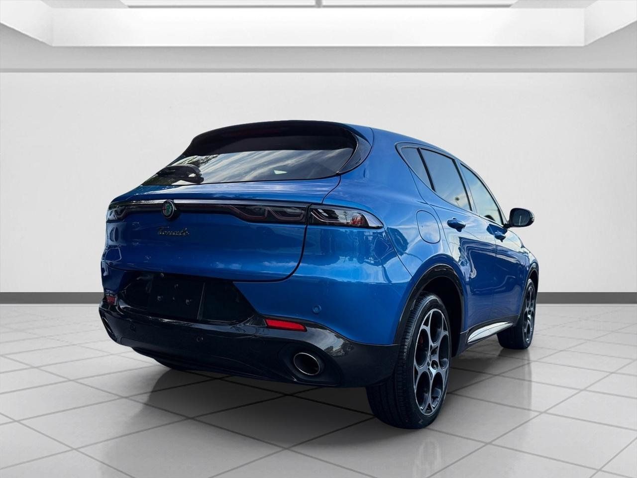 Used 2024 Alfa Romeo Tonale Veloce AWD/4WD image 5