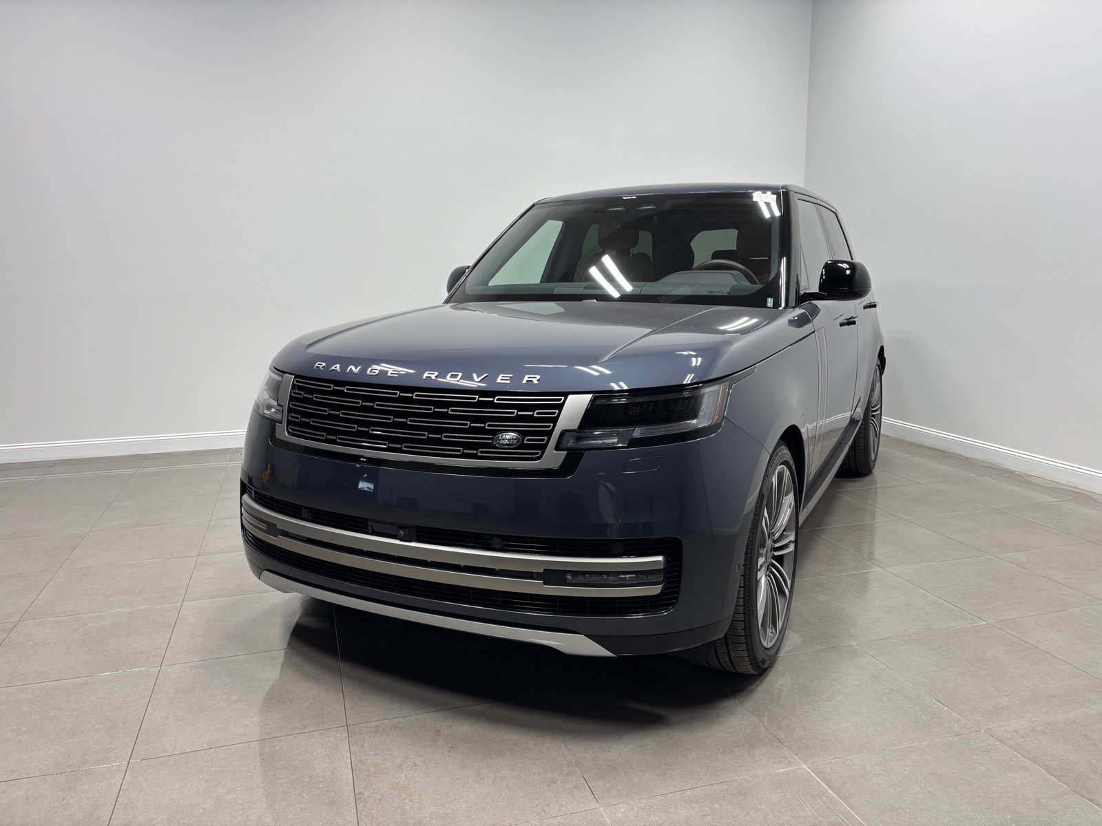 New 2026 Land Rover Range Rover SE AWD/4WD image 2