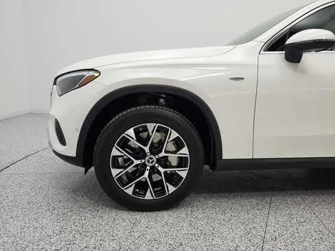 Used 2025 Mercedes-Benz GLC 350e 4MATIC image 21