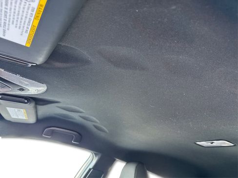 Used 2022 Toyota C-HR XLE image 24