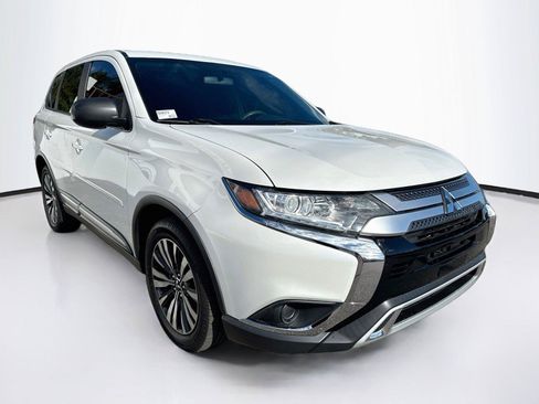Used 2020 Mitsubishi Outlander ES FWD image 7