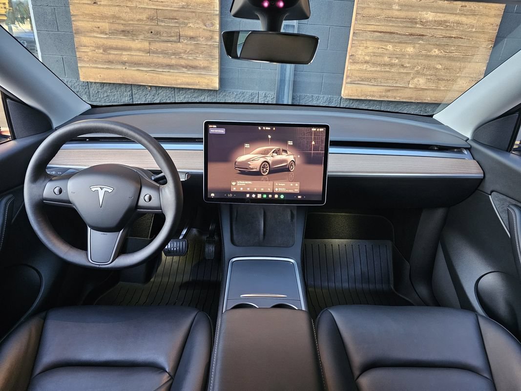 Used 2022 Tesla Model Y Long Range AWD/4WD image 18