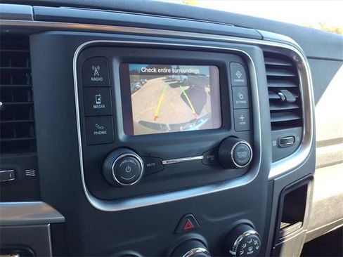 Used 2022 RAM 1500 Classic SLT image 27