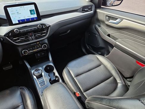 Used 2022 Ford Escape SEL w/ Technology Package FWD image 12