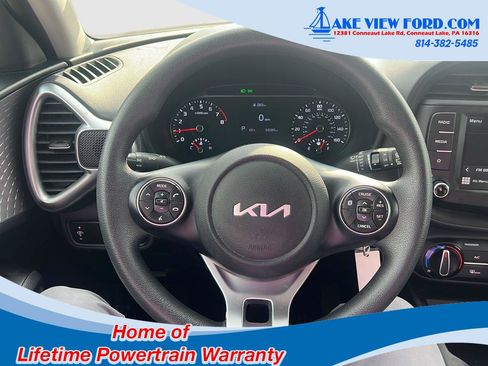 Used 2022 Kia Soul LX image 18