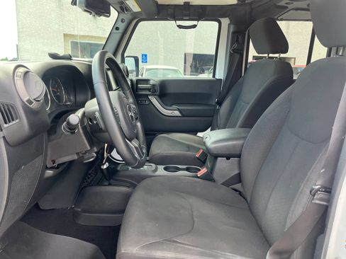 Used 2015 Jeep Wrangler Unlimited Sport w/ Quick Order Package 24S AWD/4WD image 9