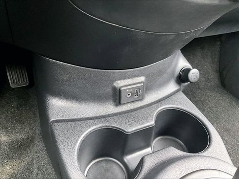 Used 2019 Nissan Versa SV image 30