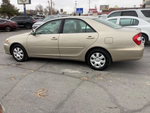 Used 2004 Toyota Camry LE image 14
