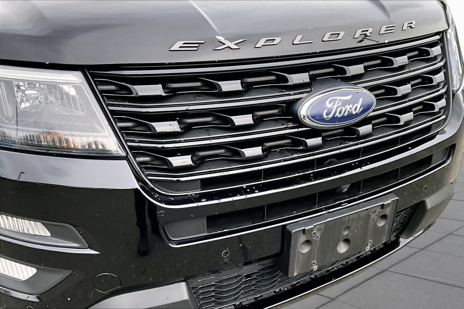 Used 2016 Ford Explorer Sport w/ Equipment Group 401A AWD/4WD image 30