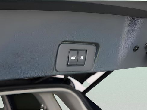 Used 2025 Nissan Rogue Platinum w/ Platinum Premium Package image 17