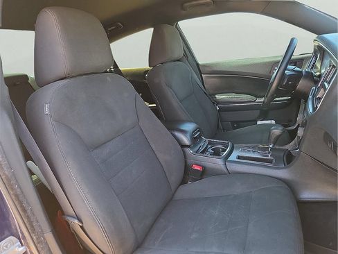 Used 2014 Dodge Charger SE RWD image 9