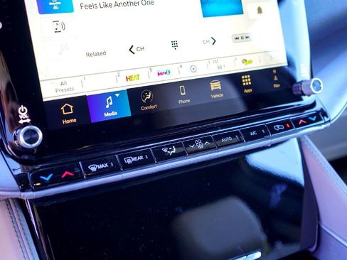 New 2026 Jeep Grand Wagoneer 2WD image 17