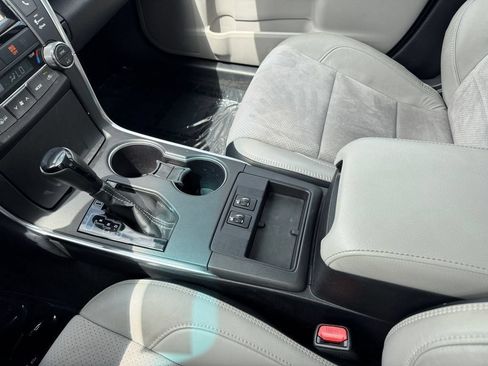 Certified 2017 Toyota Camry XSE FWD image 26