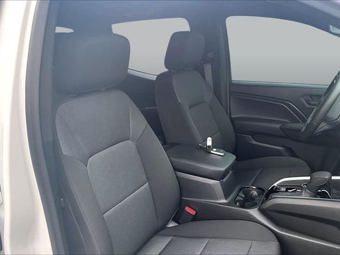 Used 2024 Chevrolet Colorado Trail Boss w/ Technology Package AWD/4WD image 8