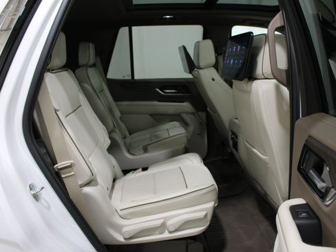Used 2025 GMC Yukon Denali w/ Denali Reserve Package AWD/4WD image 27