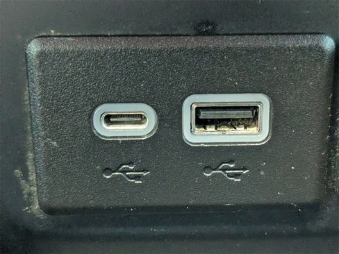 Used 2021 Chevrolet Silverado 1500 LT Trail Boss w/ Bed Protection Package image 23