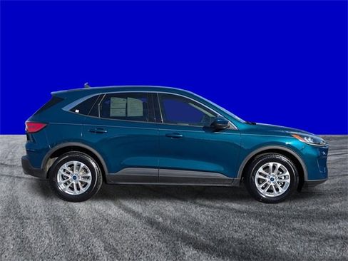 Certified 2020 Ford Escape SE image 3