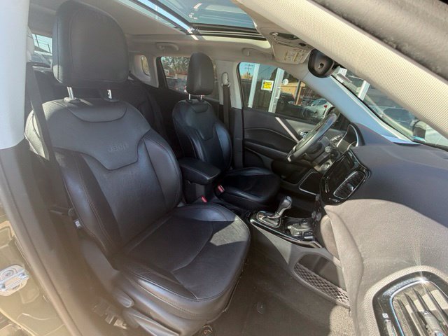 Used 2017 Jeep Compass Limited AWD/4WD image 12
