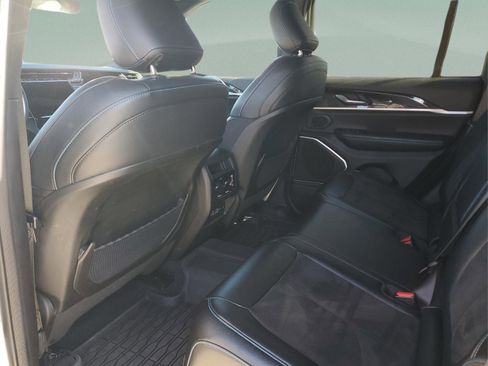 Used 2022 Jeep Grand Cherokee Trailhawk image 10