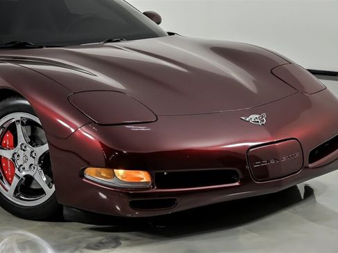 Used 2003 Chevrolet Corvette Coupe w/ Preferred Equipment Group RWD image 2