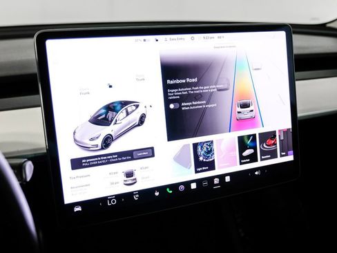 Used 2021 Tesla Model 3 Performance image 25