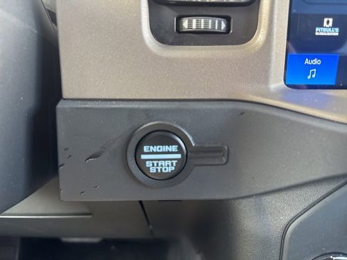 Used 2025 Ford Bronco Outer Banks image 29