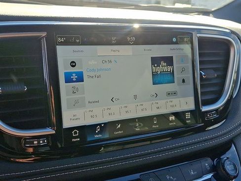 New 2026 Chrysler Pacifica Limited w/ S Appearance Package image 14