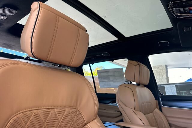 New 2026 Jeep Grand Wagoneer L Summit AWD/4WD image 15