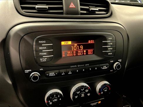 Used 2016 Kia Soul FWD image 14