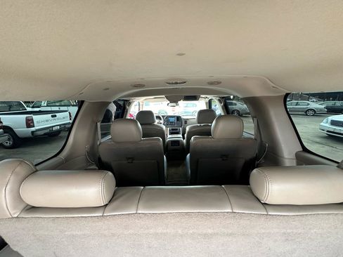 Used 2006 Chevrolet Suburban LTZ w/ Preferred Equipment Group AWD/4WD image 49