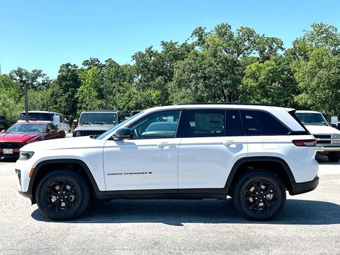 New 2026 Jeep Grand Cherokee Altitude RWD image 12