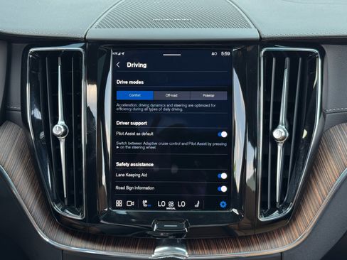 Used 2023 Volvo XC60 B5 Ultimate w/ Climate Package image 29